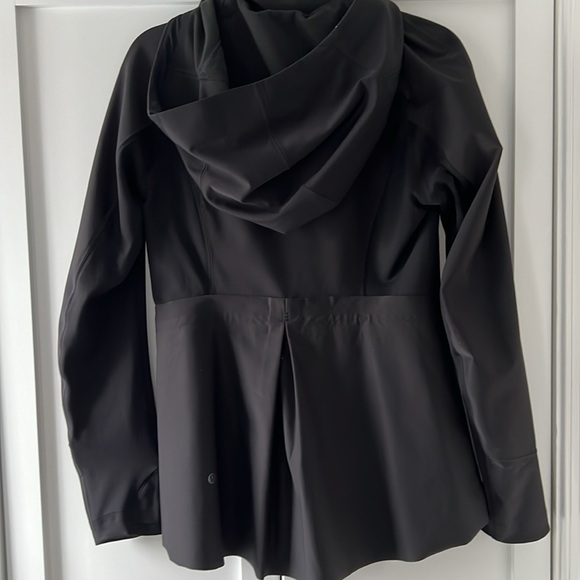 Lululemon Sleet Sprinter Jacket Color Black Rain - Picture 3 of 3